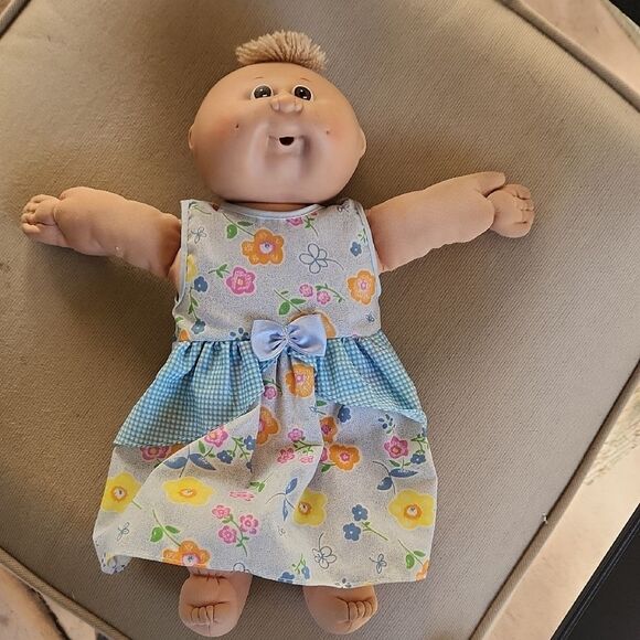 Vintage collectable Cabbage Patch Kids Doll in Floral Dress - Picture 1 of 6